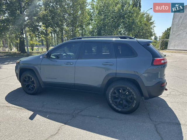 Сірий Джип Cherokee, об'ємом двигуна 3.24 л та пробігом 235 тис. км за 15500 $, фото 10 на Automoto.ua