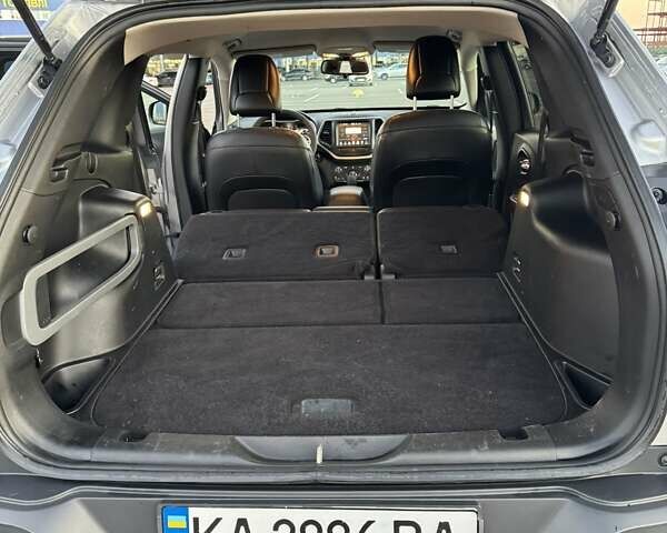 Сірий Джип Cherokee, об'ємом двигуна 2.36 л та пробігом 120 тис. км за 14500 $, фото 21 на Automoto.ua