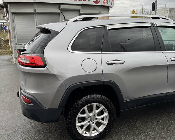 Серый Джип Чероки, объемом двигателя 3.24 л и пробегом 148 тыс. км за 17500 $, фото 6 на Automoto.ua