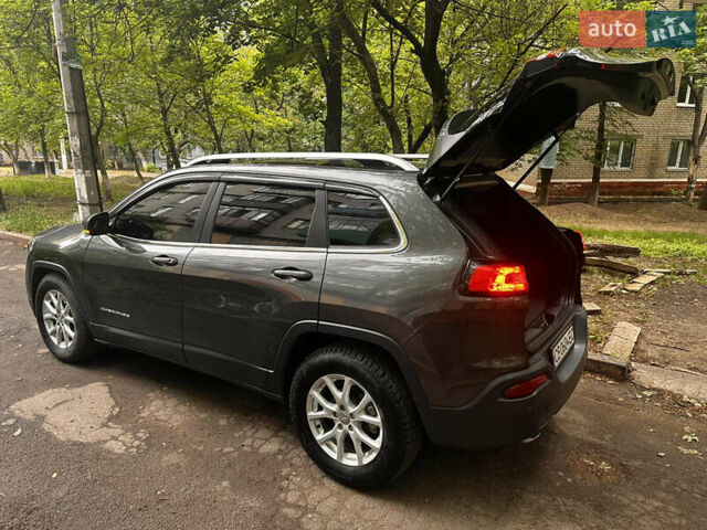 Джип Чероки 2016 в Городне на Automoto.ua Серый Джип Чероки, объемом двигателя 2.36 л и пробегом 127 тыс. км за 15500 $, фото 10 на Automoto.ua