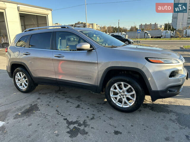 Сірий Джип Cherokee, об'ємом двигуна 2.36 л та пробігом 92 тис. км за 15900 $, фото 5 на Automoto.ua