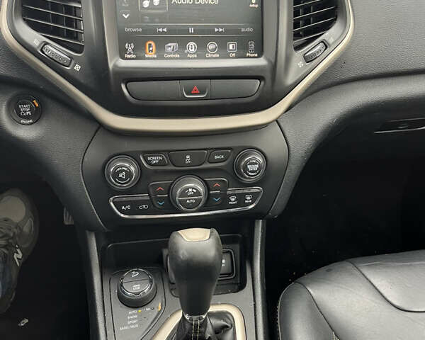 Сірий Джип Cherokee, об'ємом двигуна 2.4 л та пробігом 183 тис. км за 9950 $, фото 14 на Automoto.ua