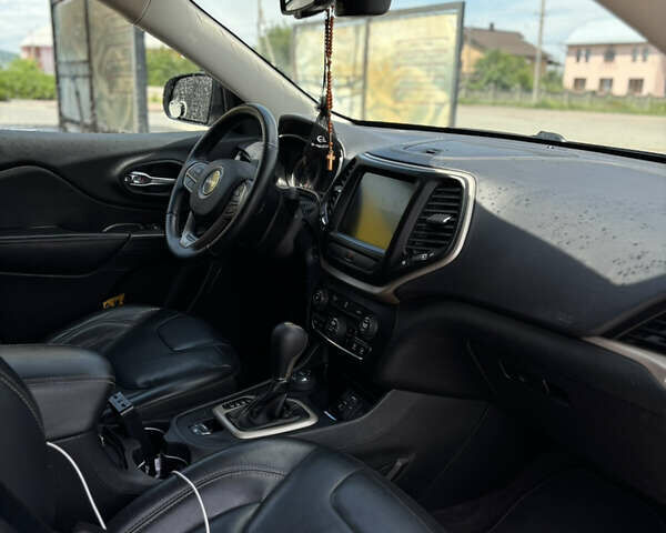 Серый Джип Чероки, объемом двигателя 2.36 л и пробегом 143 тыс. км за 14999 $, фото 8 на Automoto.ua