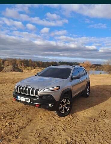 Сірий Джип Cherokee, об'ємом двигуна 2.4 л та пробігом 320 тис. км за 12000 $, фото 8 на Automoto.ua