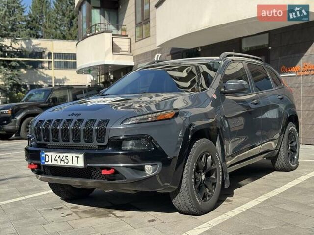 Сірий Джип Cherokee, об'ємом двигуна 3.2 л та пробігом 129 тис. км за 15800 $, фото 7 на Automoto.ua