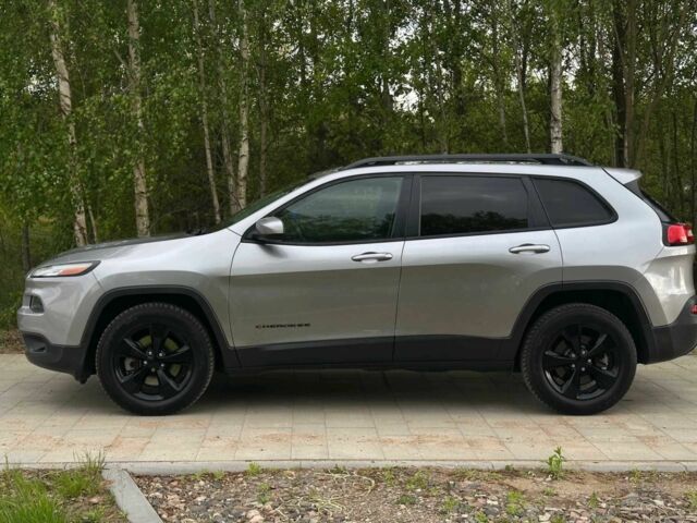 Сірий Джип Cherokee, об'ємом двигуна 3.2 л та пробігом 94 тис. км за 7000 $, фото 5 на Automoto.ua