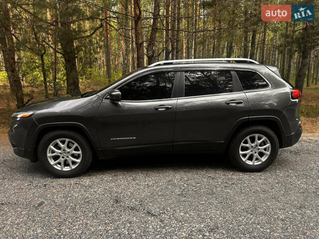 Джип Чероки 2016 в Городне на Automoto.ua Серый Джип Чероки, объемом двигателя 2.36 л и пробегом 127 тыс. км за 15500 $, фото 7 на Automoto.ua
