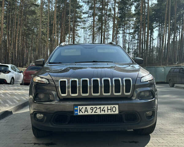 Серый Джип Чероки, объемом двигателя 2.36 л и пробегом 210 тыс. км за 15500 $, фото 10 на Automoto.ua