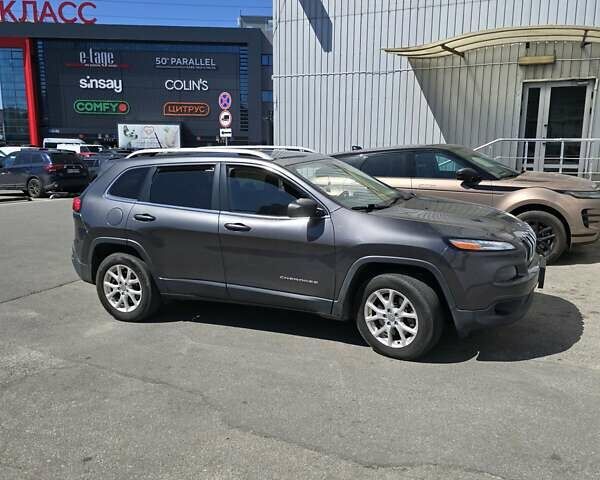 Сірий Джип Cherokee, об'ємом двигуна 3.2 л та пробігом 282 тис. км за 13800 $, фото 10 на Automoto.ua