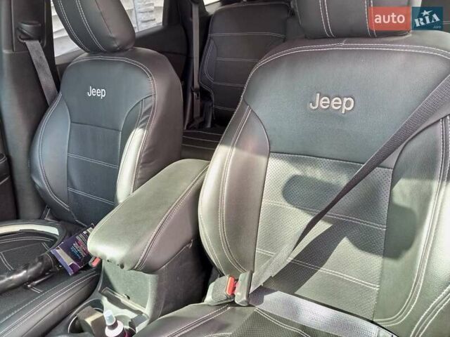 Серый Джип Чероки, объемом двигателя 2.36 л и пробегом 154 тыс. км за 13000 $, фото 15 на Automoto.ua