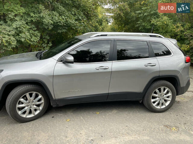 Сірий Джип Cherokee, об'ємом двигуна 2.36 л та пробігом 202 тис. км за 13300 $, фото 13 на Automoto.ua