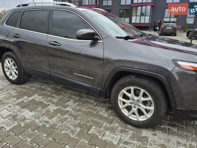 Серый Джип Чероки, объемом двигателя 2.36 л и пробегом 128 тыс. км за 17400 $, фото 9 на Automoto.ua