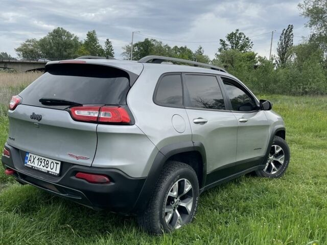 Сірий Джип Cherokee, об'ємом двигуна 2.4 л та пробігом 320 тис. км за 12000 $, фото 6 на Automoto.ua