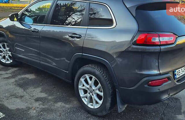 Сірий Джип Cherokee, об'ємом двигуна 2.36 л та пробігом 167 тис. км за 13000 $, фото 3 на Automoto.ua