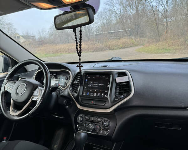 Серый Джип Чероки, объемом двигателя 2.36 л и пробегом 184 тыс. км за 14500 $, фото 20 на Automoto.ua