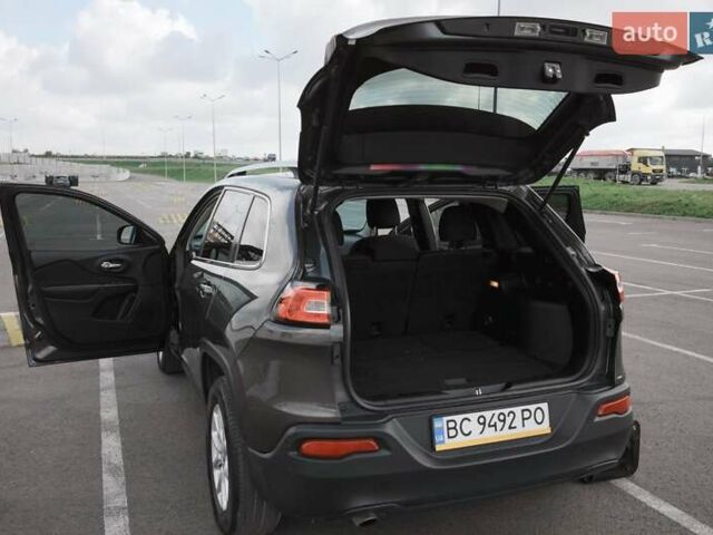 Сірий Джип Cherokee, об'ємом двигуна 2.36 л та пробігом 150 тис. км за 14500 $, фото 18 на Automoto.ua