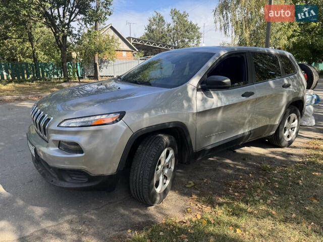 Джип Чероки 2016 в Лубнах на Automoto.ua Серый Джип Чероки, объемом двигателя 2.36 л и пробегом 200 тыс. км за 13499 $, фото 2 на Automoto.ua