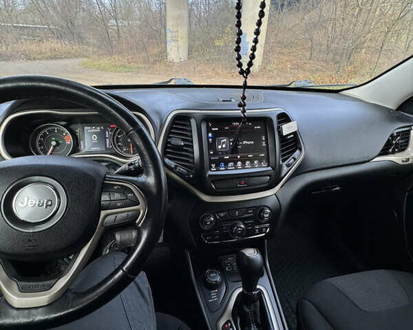 Серый Джип Чероки, объемом двигателя 2.36 л и пробегом 184 тыс. км за 14500 $, фото 14 на Automoto.ua