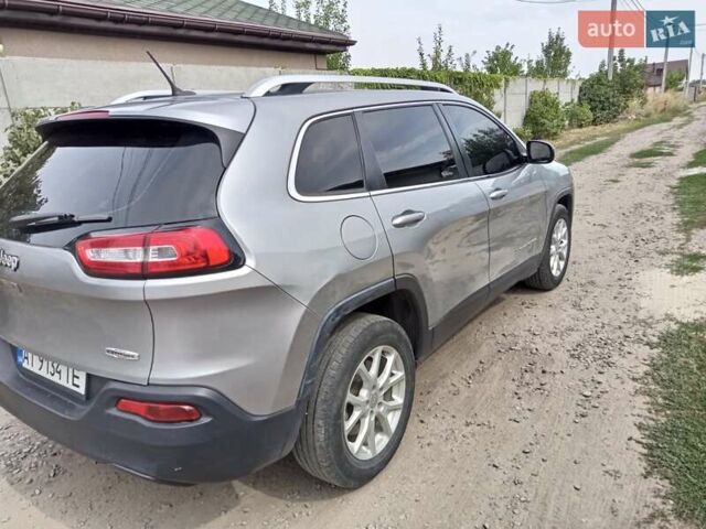 Серый Джип Чероки, объемом двигателя 2.36 л и пробегом 154 тыс. км за 13000 $, фото 28 на Automoto.ua