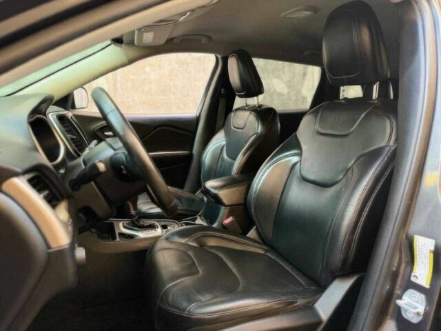 Джип Чероки 2016 в Днепре (Днепропетровске) на Automoto.ua Серый Джип Чероки, объемом двигателя 2.4 л и пробегом 80 тыс. км за 12600 $, фото 8 на Automoto.ua