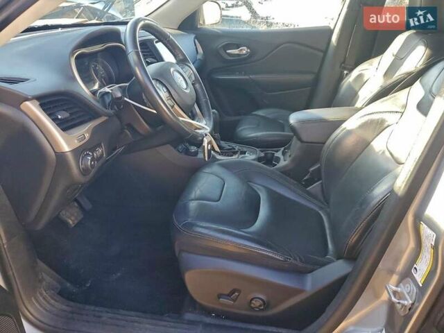 Серый Джип Чероки, объемом двигателя 3.2 л и пробегом 131 тыс. км за 1600 $, фото 6 на Automoto.ua