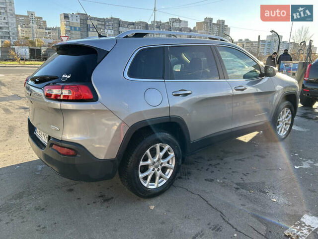 Сірий Джип Cherokee, об'ємом двигуна 2.36 л та пробігом 92 тис. км за 15900 $, фото 7 на Automoto.ua