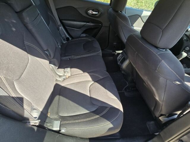 Сірий Джип Cherokee, об'ємом двигуна 3.2 л та пробігом 281 тис. км за 12500 $, фото 3 на Automoto.ua