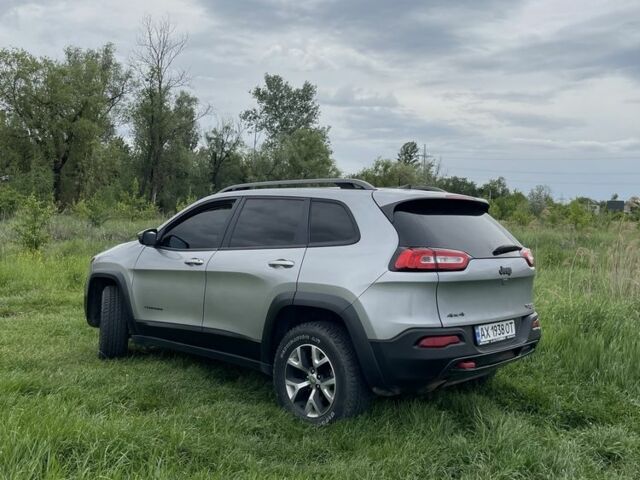 Сірий Джип Cherokee, об'ємом двигуна 2.4 л та пробігом 320 тис. км за 12000 $, фото 5 на Automoto.ua
