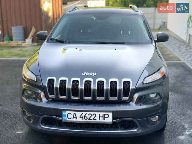 Серый Джип Чероки, объемом двигателя 2.36 л и пробегом 175 тыс. км за 14900 $, фото 1 на Automoto.ua
