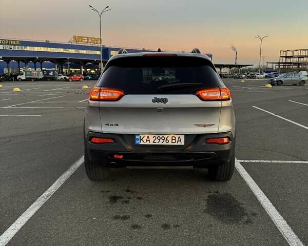 Сірий Джип Cherokee, об'ємом двигуна 2.36 л та пробігом 120 тис. км за 14500 $, фото 5 на Automoto.ua
