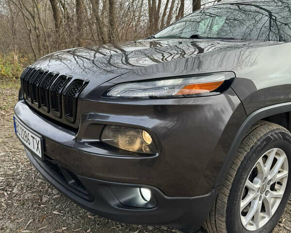 Серый Джип Чероки, объемом двигателя 2.36 л и пробегом 184 тыс. км за 14500 $, фото 19 на Automoto.ua