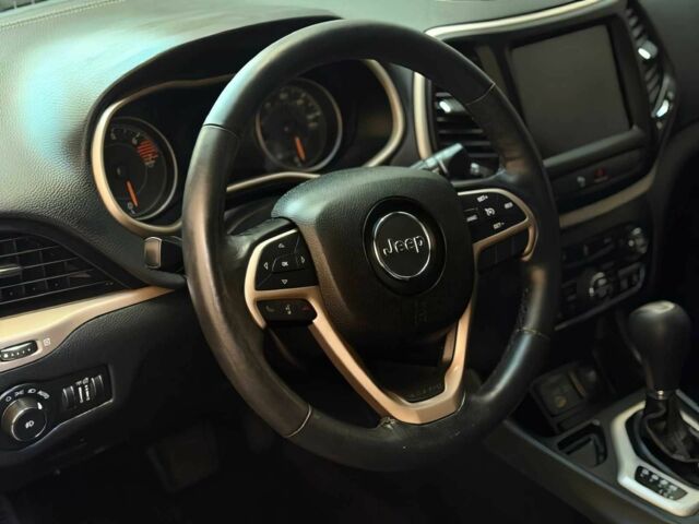 Джип Чероки 2016 в Днепре (Днепропетровске) на Automoto.ua Серый Джип Чероки, объемом двигателя 2.4 л и пробегом 80 тыс. км за 12600 $, фото 9 на Automoto.ua