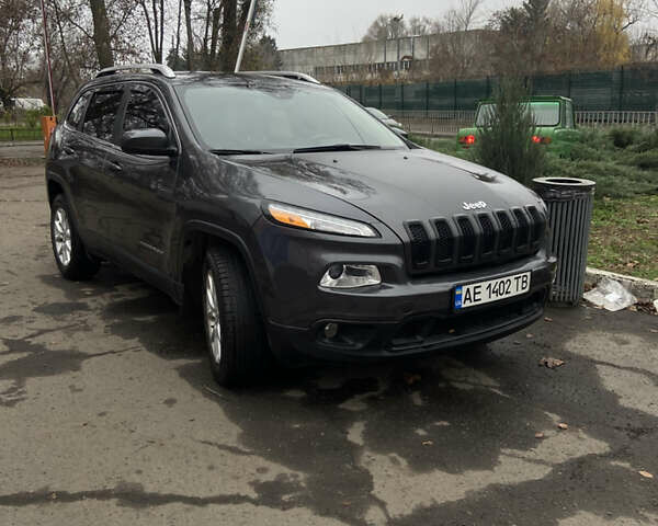 Серый Джип Чероки, объемом двигателя 2.4 л и пробегом 150 тыс. км за 11900 $, фото 4 на Automoto.ua