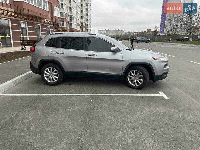 Сірий Джип Cherokee, об'ємом двигуна 2.36 л та пробігом 203 тис. км за 13600 $, фото 5 на Automoto.ua
