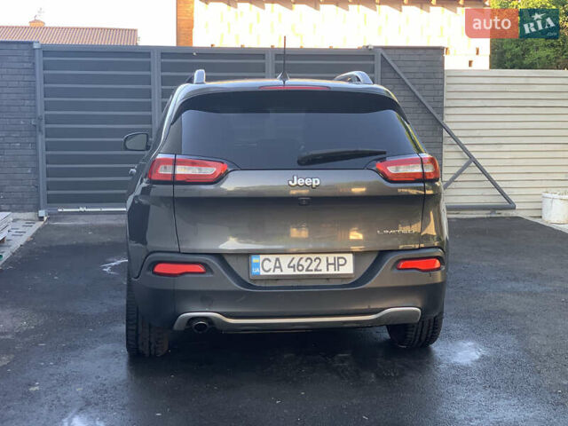 Серый Джип Чероки, объемом двигателя 2.36 л и пробегом 175 тыс. км за 14900 $, фото 5 на Automoto.ua
