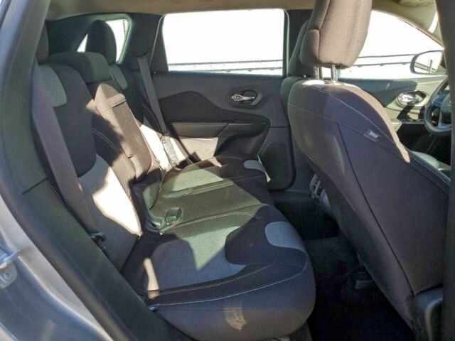 Серый Джип Чероки, объемом двигателя 0 л и пробегом 160 тыс. км за 2000 $, фото 10 на Automoto.ua