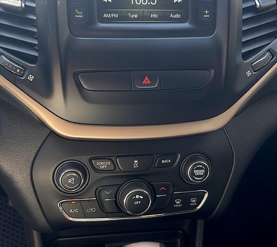 Серый Джип Чероки, объемом двигателя 2.4 л и пробегом 210 тыс. км за 12200 $, фото 6 на Automoto.ua