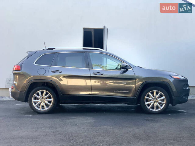 Серый Джип Чероки, объемом двигателя 2.36 л и пробегом 175 тыс. км за 14900 $, фото 4 на Automoto.ua