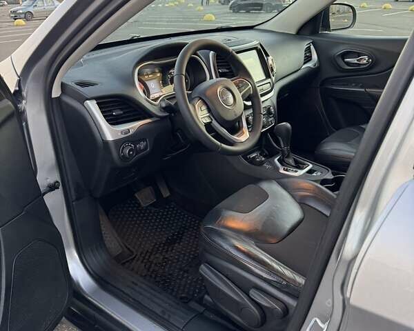 Сірий Джип Cherokee, об'ємом двигуна 2.36 л та пробігом 120 тис. км за 14500 $, фото 13 на Automoto.ua