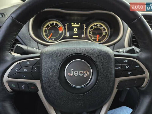 Серый Джип Чероки, объемом двигателя 2.36 л и пробегом 128 тыс. км за 17400 $, фото 26 на Automoto.ua