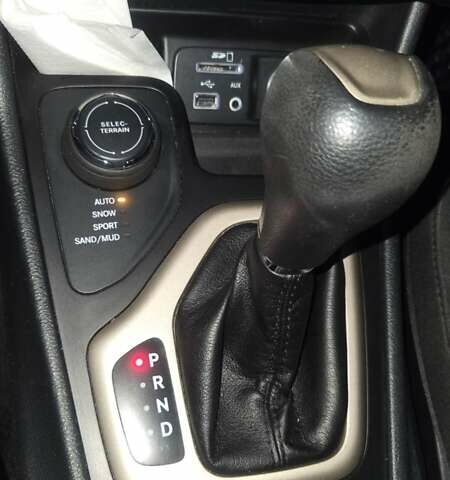 Серый Джип Чероки, объемом двигателя 3.24 л и пробегом 102 тыс. км за 15500 $, фото 14 на Automoto.ua