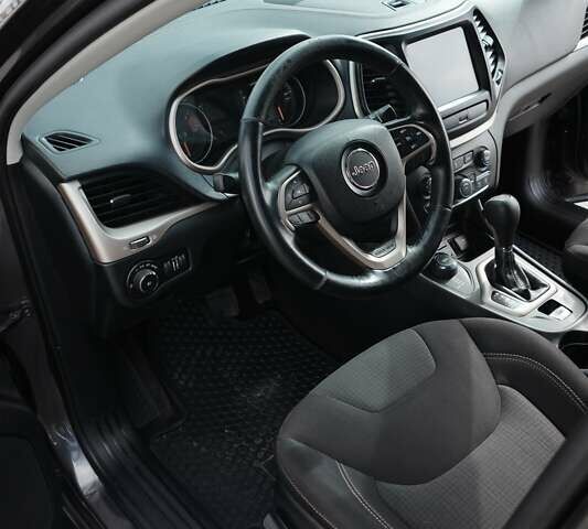 Сірий Джип Cherokee, об'ємом двигуна 2.36 л та пробігом 150 тис. км за 14500 $, фото 21 на Automoto.ua