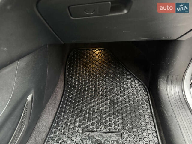 Серый Джип Чероки, объемом двигателя 3.24 л и пробегом 148 тыс. км за 17500 $, фото 14 на Automoto.ua