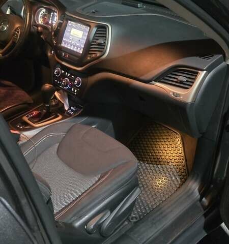 Серый Джип Чероки, объемом двигателя 3.24 л и пробегом 102 тыс. км за 15500 $, фото 9 на Automoto.ua