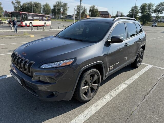 Сірий Джип Cherokee, об'ємом двигуна 2.4 л та пробігом 205 тис. км за 12500 $, фото 1 на Automoto.ua