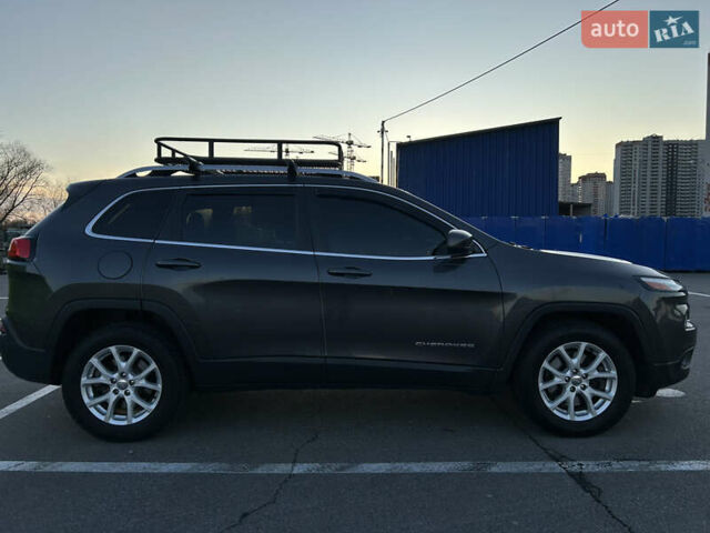 Серый Джип Чероки, объемом двигателя 3.24 л и пробегом 179 тыс. км за 14000 $, фото 16 на Automoto.ua