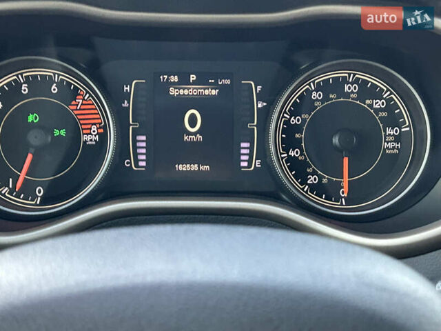 Серый Джип Чероки, объемом двигателя 3.24 л и пробегом 179 тыс. км за 14000 $, фото 13 на Automoto.ua