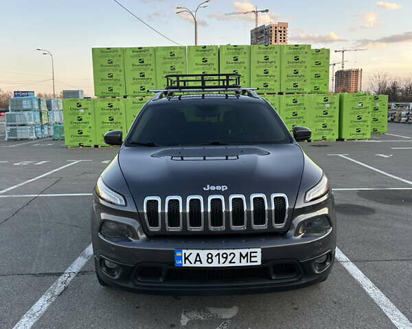 Серый Джип Чероки, объемом двигателя 3.24 л и пробегом 179 тыс. км за 14000 $, фото 17 на Automoto.ua