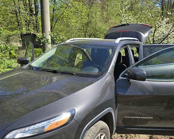Сірий Джип Cherokee, об'ємом двигуна 3.2 л та пробігом 282 тис. км за 12500 $, фото 1 на Automoto.ua