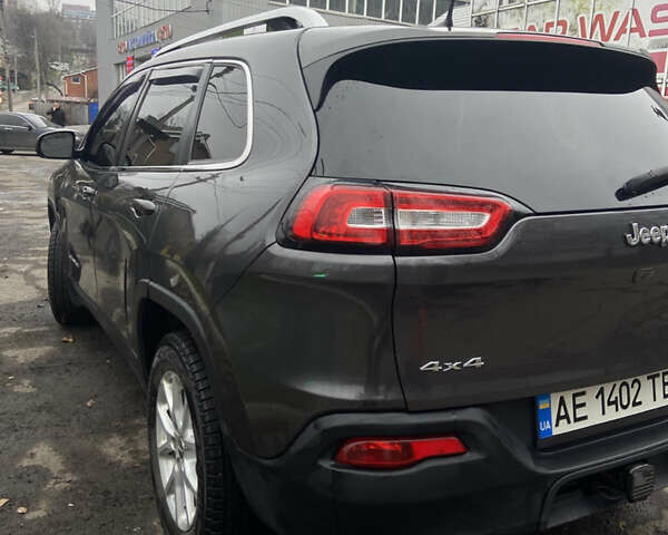 Серый Джип Чероки, объемом двигателя 2.4 л и пробегом 150 тыс. км за 11900 $, фото 3 на Automoto.ua